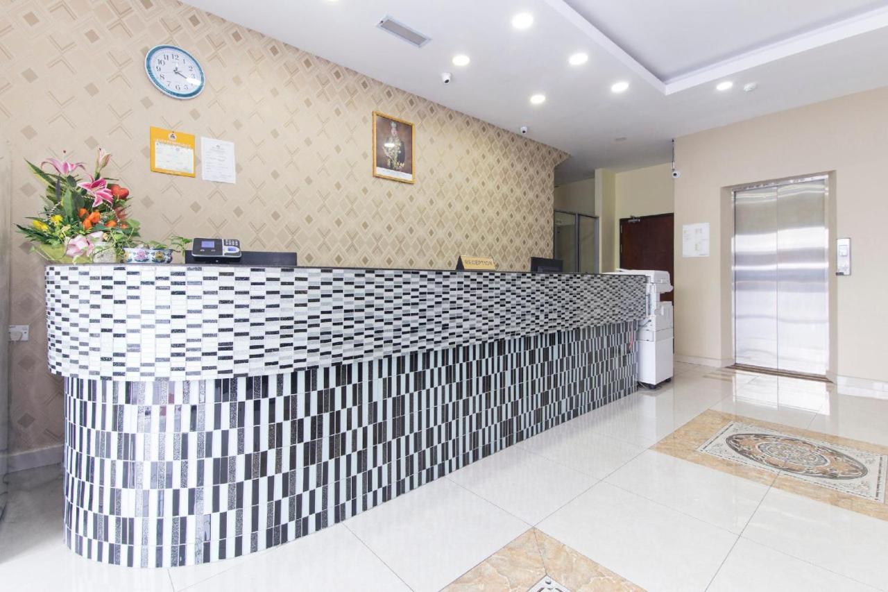 Hotel Raja Bot Куала Лумпур Екстериор снимка