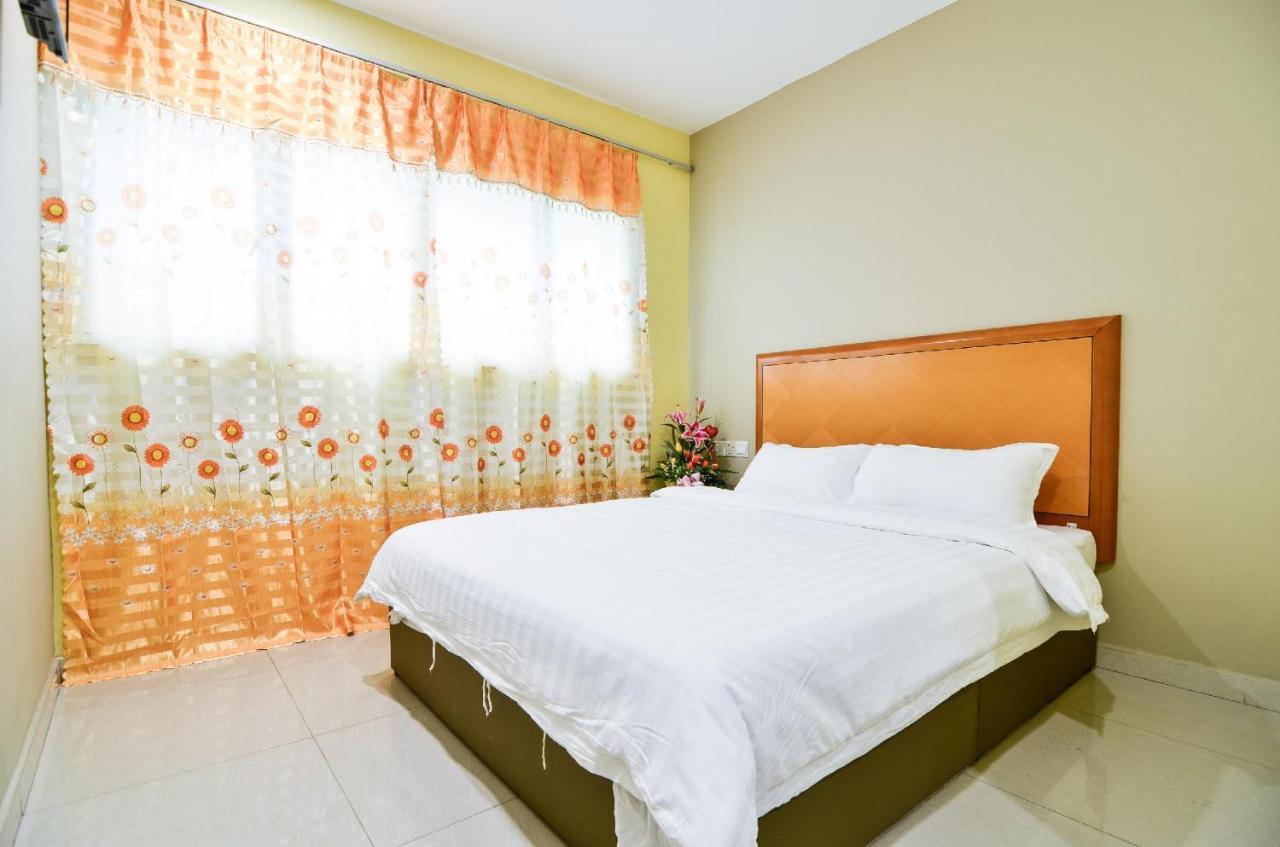 Hotel Raja Bot Куала Лумпур Екстериор снимка